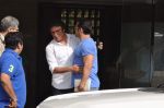 Salman Khan snapped with family in Mumbai on 20th Aug 2013 (28).JPG